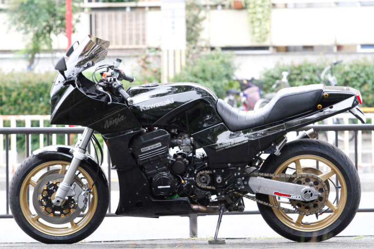 GPZ900R by バイクショップ プロミネント