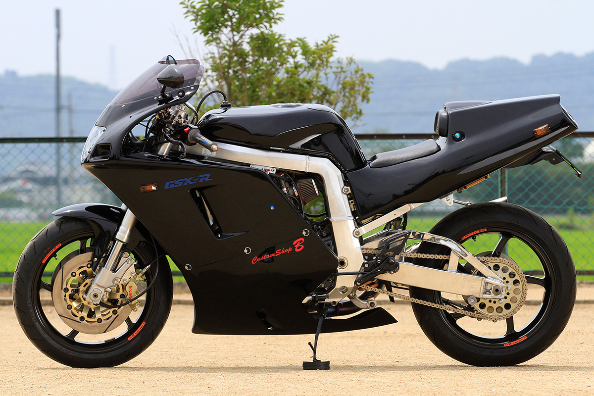 GSX-R1100 タンデムシート 45300-46E スズキ 純正  バイク 部品 GU75A 破れ無し 希少カラー 修復素材やノーマル戻しに 車検 Genuine:22159903