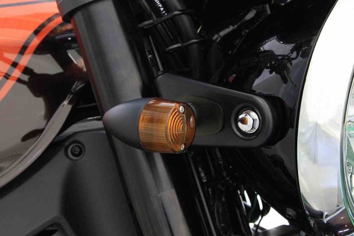 ポッシュフェイスがZ900RS用ボルトオンウインカーキットを発売