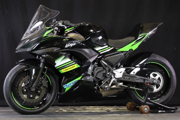 Ninja 650／A-TECHカーボンパーツ装着車(レース)