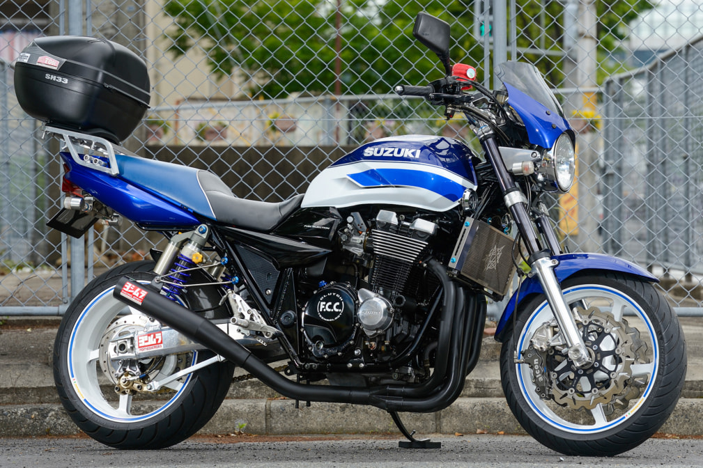 GSX1400 by バイクショップ プロミネント