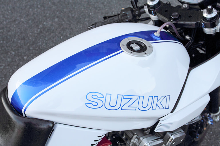 GSX1100S KATANA by しゃぼん玉本店