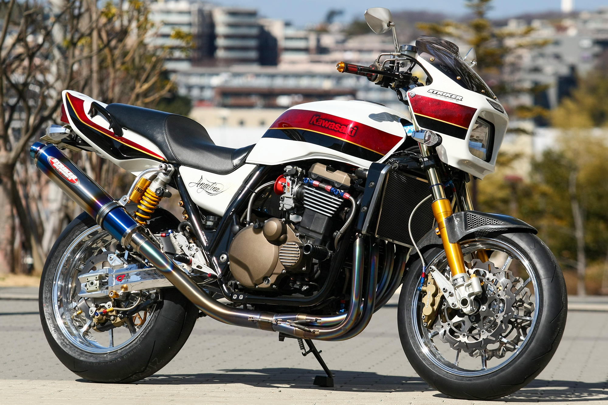 ZRX1200R by ストライカーワークス