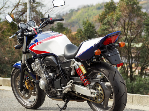 マジカルレーシング CB400SF REVO（NC42前期） シングルシートキット