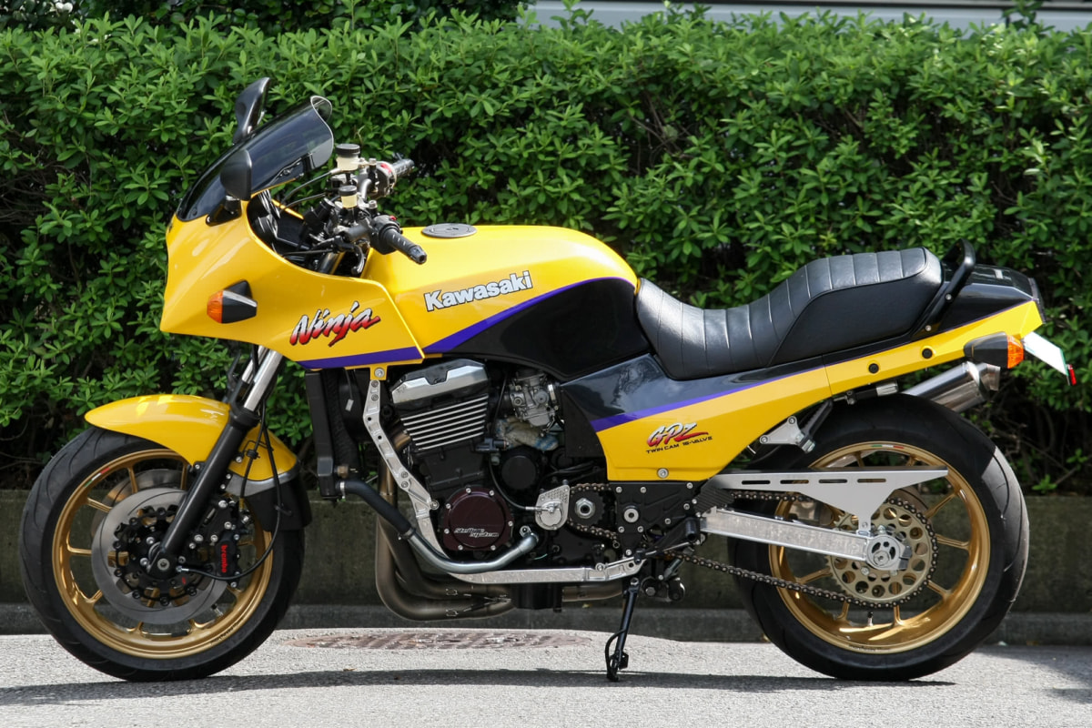 GPZ900R by バグース! モーターサイクル