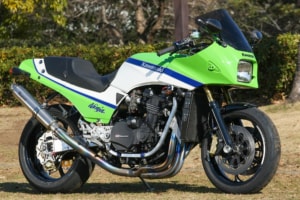 GPZ900R by バグース! モーターサイクル