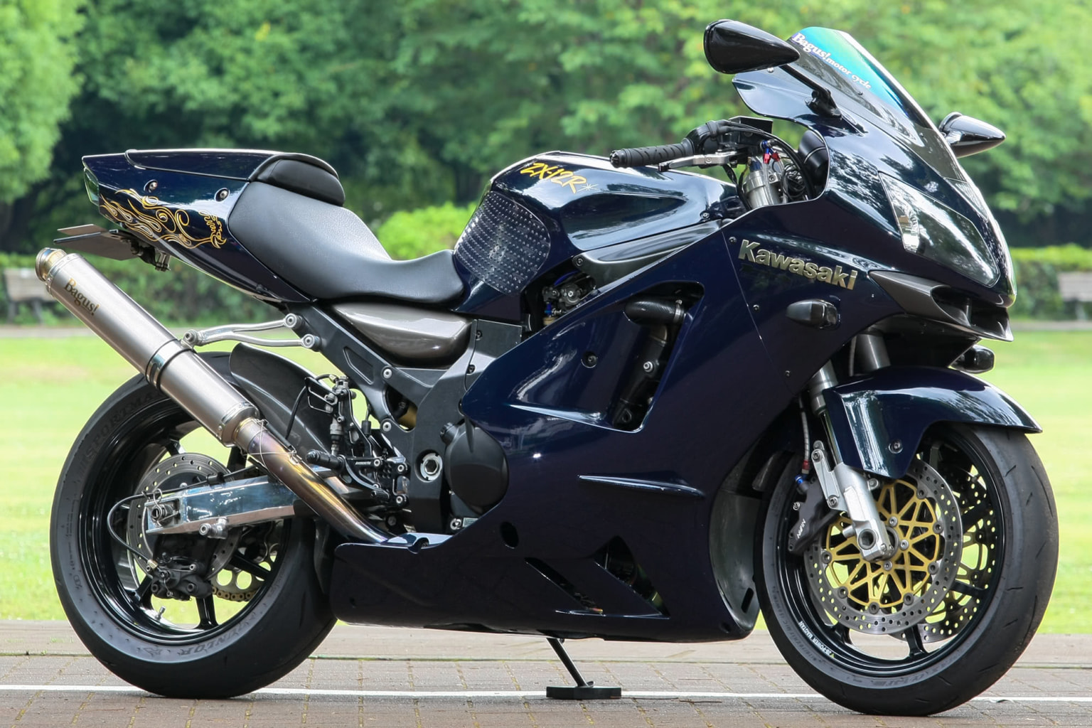 ZX12R by バグース! モーターサイクル カスタムマシン カスタムピープル