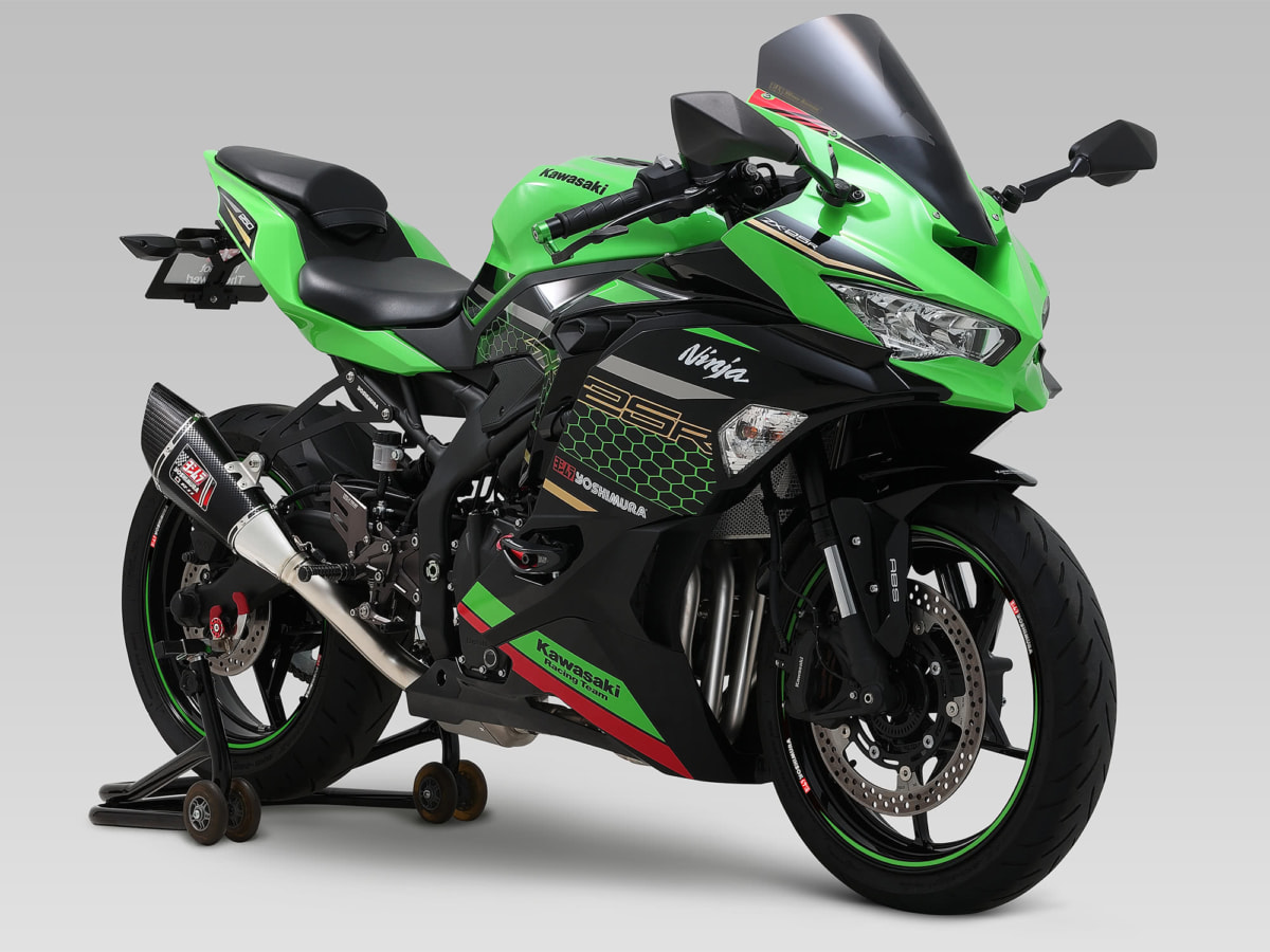 カワサキ Ninja ZX-25R ヨシムラ ウィンドアーマー装着車