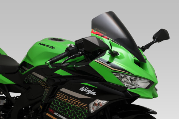 カワサキ Ninja ZX-25R ヨシムラ ウィンドアーマー装着車