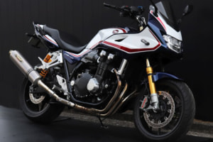 ストライカーCB1300SF/SB SP用スリップオンマフラー