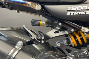 STRIKER Kawasaki Z900RS・Z900RSCAFE用 タンデムステップキット＋サイレンサーステーSET