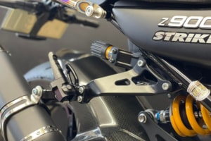 STRIKER Kawasaki Z900RS・Z900RSCAFE用 タンデムステップキット＋サイレンサーステーSET