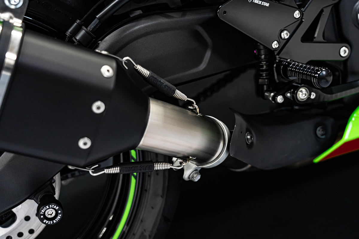 トリックスターがNinja ZX-4RR／4R SE用レーシングスリップオン